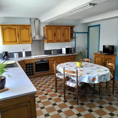 Дом отдыха Charmante Maison Dans Le Bocage Proche A84 *