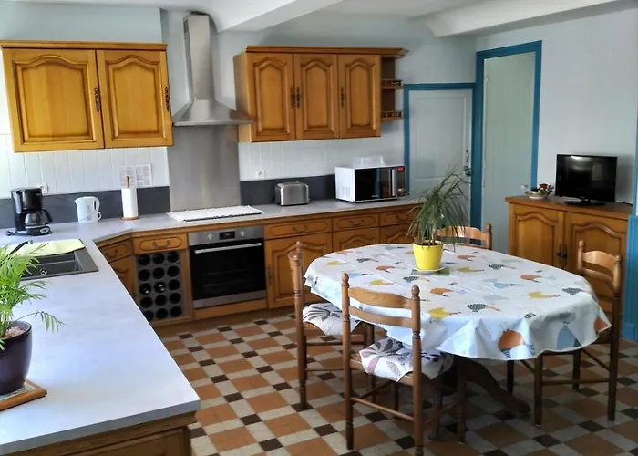 Дом отдыха Charmante Maison Dans Le Bocage Proche A84 *